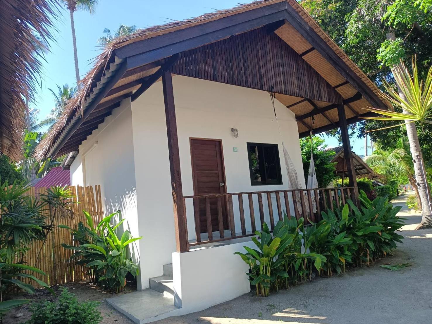 Sarana Bungalows (Adults Only) بان تاي الغرفة الصورة